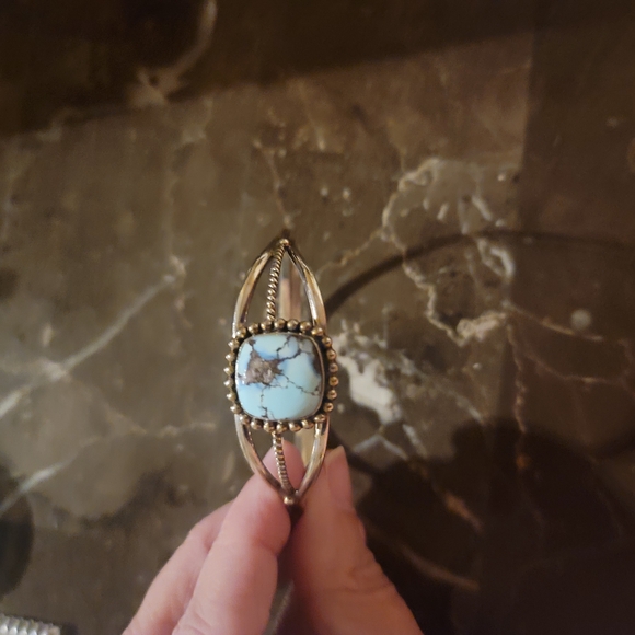 Golden Hills Silver Bracelet with Engraved Detail - Picture 2 of 3